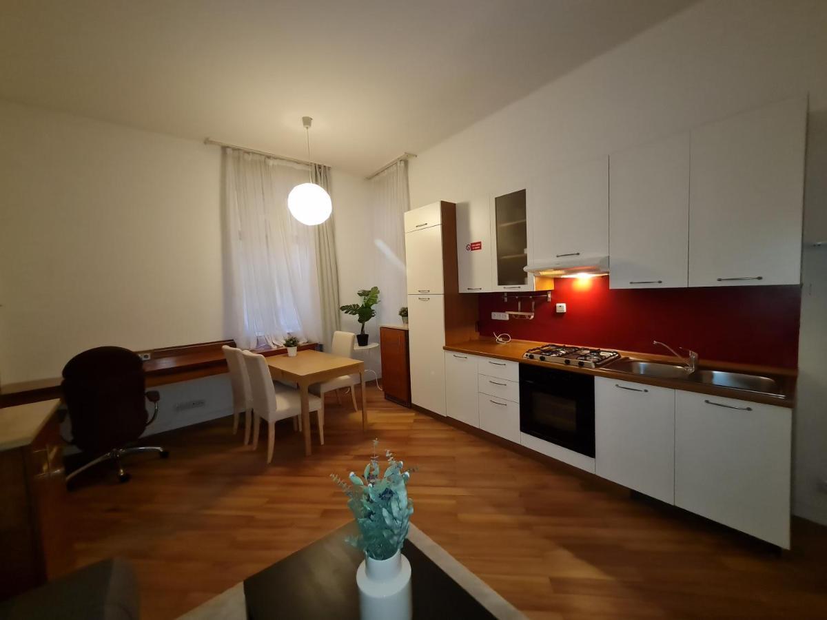 Astronomical Clock Apartments プラハ エクステリア 写真